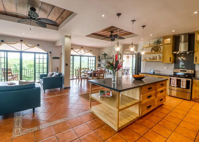 Shared Pool & Outdoor Kitchen: Flamingo Gem Playa Flamingo