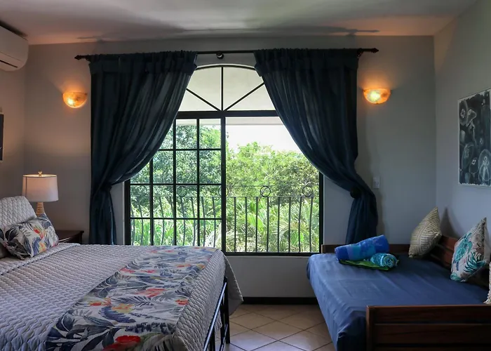 Shared Pool & Outdoor Kitchen: Flamingo Gem Hébergement de vacances Playa Flamingo