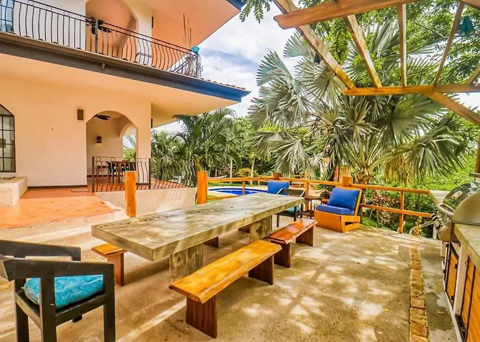 Shared Pool & Outdoor Kitchen: Flamingo Gem *