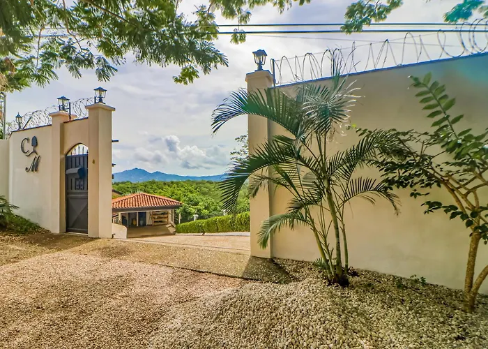Shared Pool & Outdoor Kitchen: Flamingo Gem Playa Flamingo